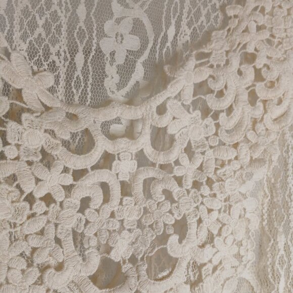 Hollister White lace top size small - Picture 3 of 7